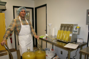 Italy Limoncello Bottling